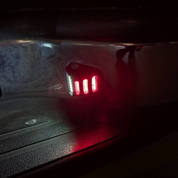 Close up of right GMT800 license plate light